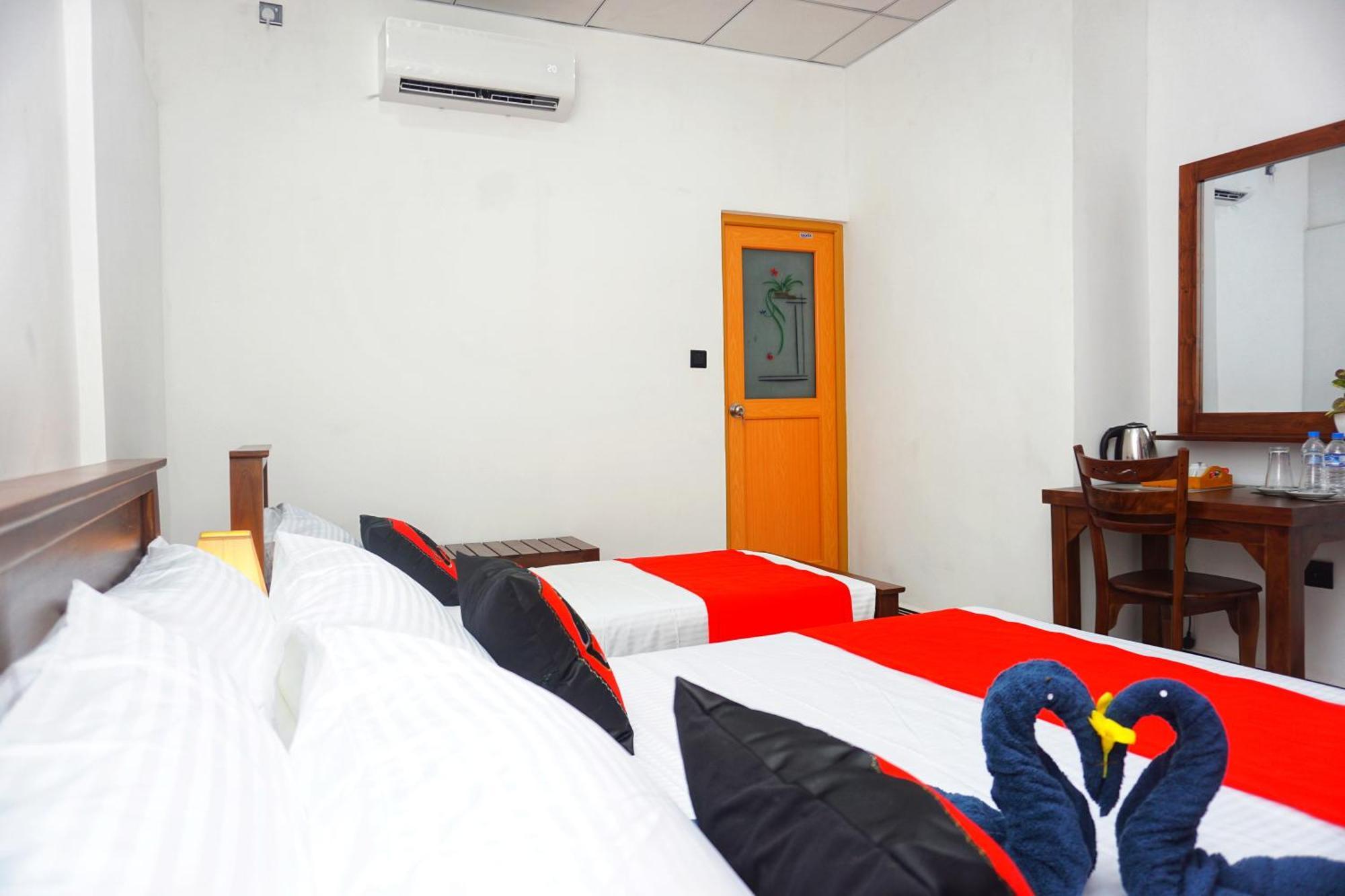 Sashini Homestay Σιγκιρίγια Εξωτερικό φωτογραφία