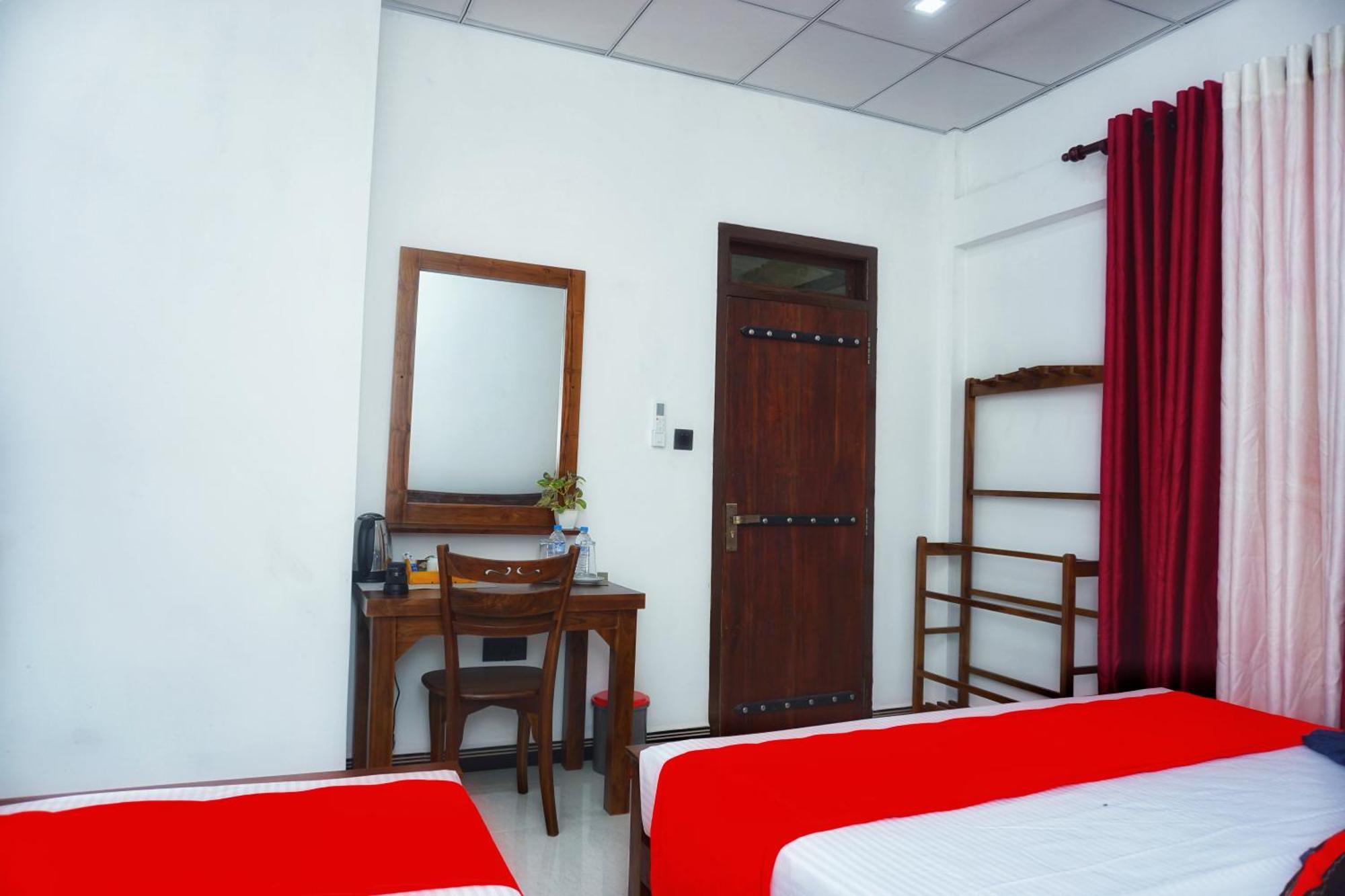 Sashini Homestay Σιγκιρίγια Εξωτερικό φωτογραφία