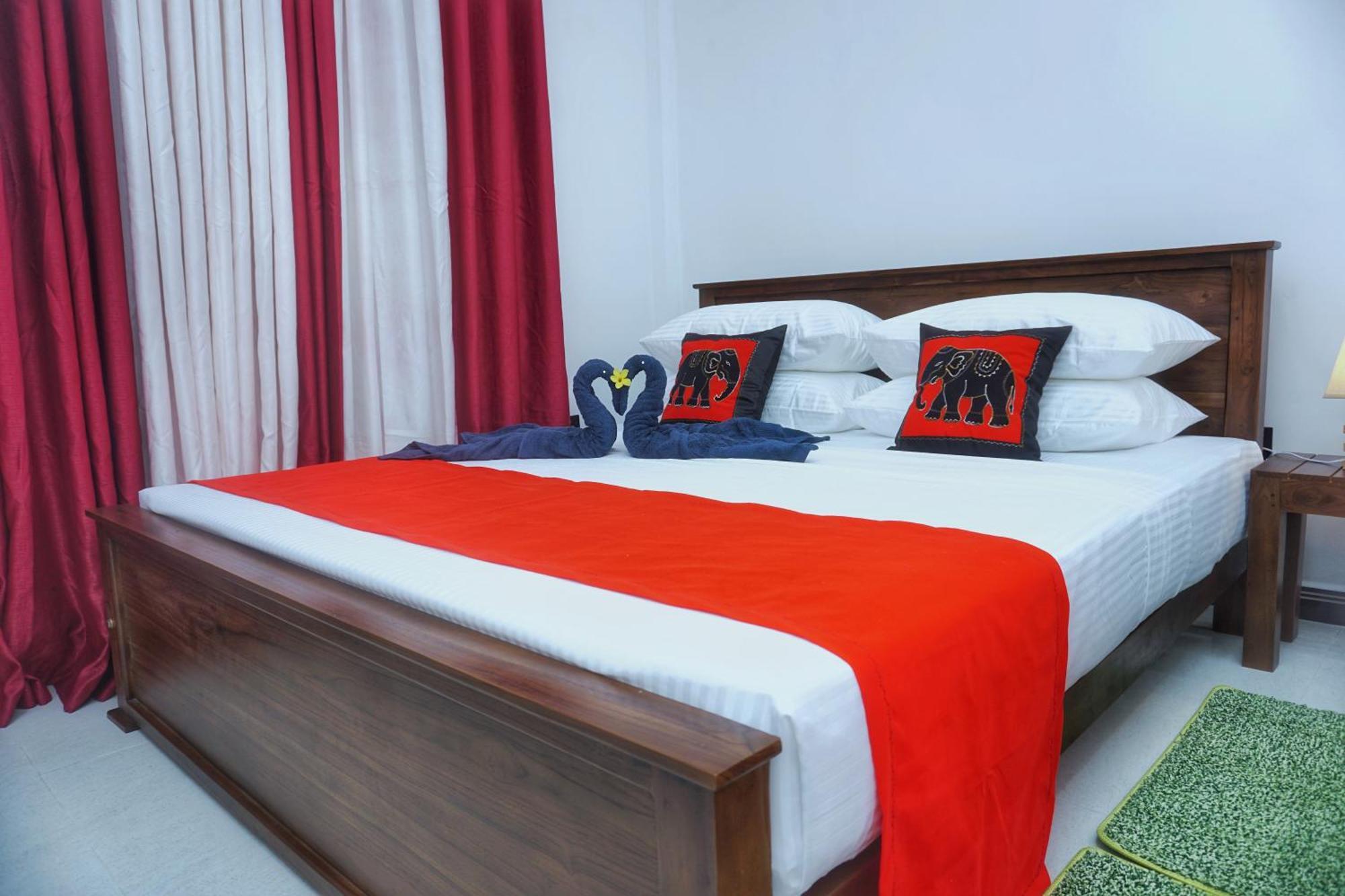 Sashini Homestay Σιγκιρίγια Εξωτερικό φωτογραφία