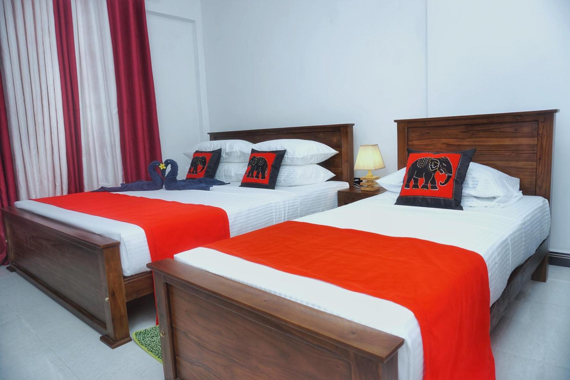 Sashini Homestay Σιγκιρίγια Εξωτερικό φωτογραφία
