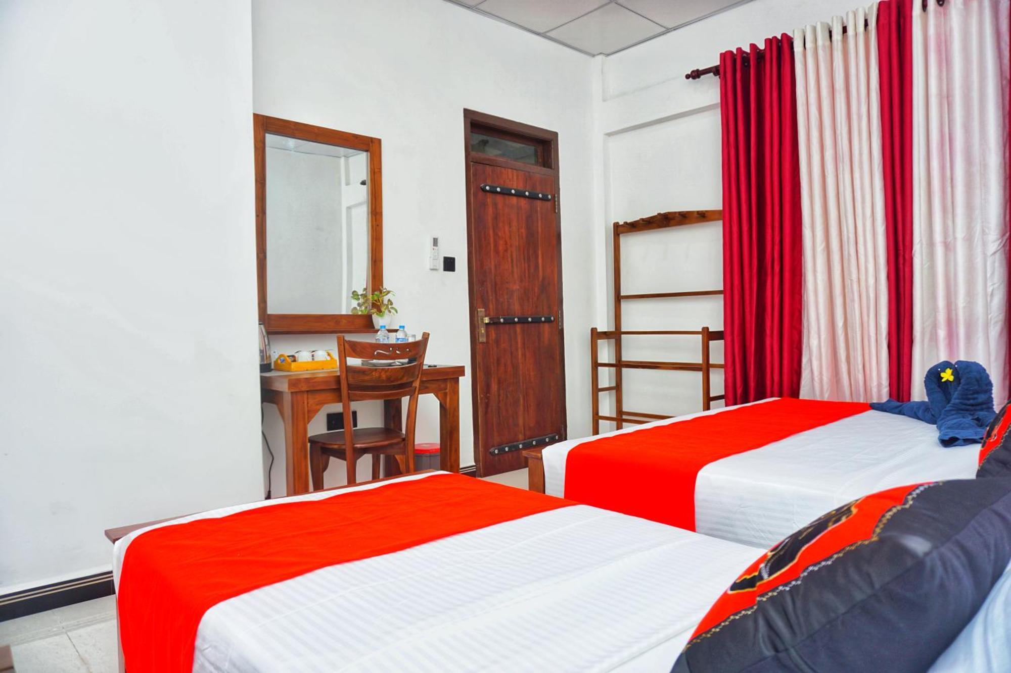 Sashini Homestay Σιγκιρίγια Εξωτερικό φωτογραφία